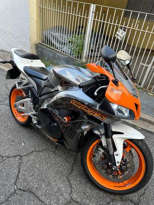 HONDA CBR 600RR HONDA CBR 600RR